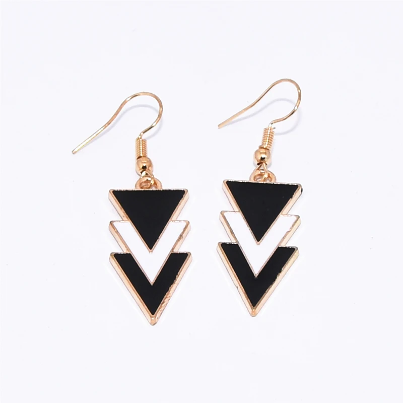 New Arrivals Fashion Black White Multi-layer Triangle Brincos oorbellen Simple Long Statement Clip on Earrings Women Jewelry