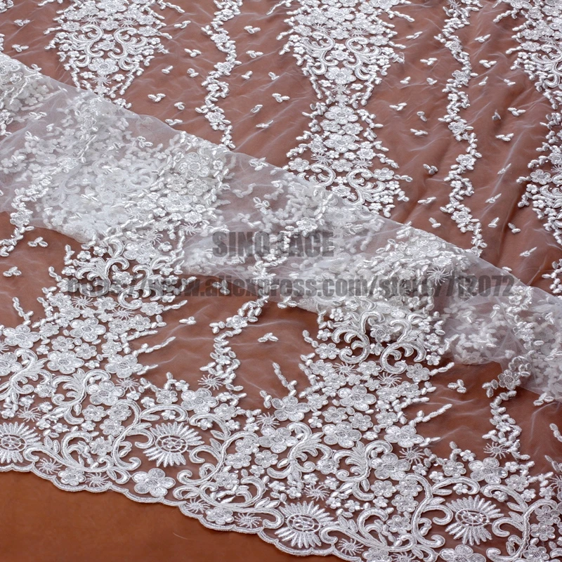 

Ткань для свадебного платья Off-White: супертяжелое кружево с вышивкой, пайетки, вискоза, высокое качество, ширина 130 см, FHDD130WT