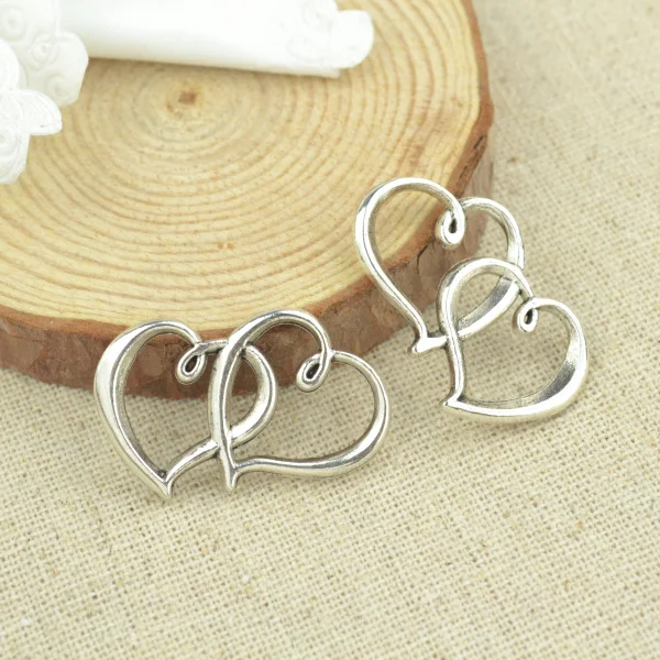 10 pcs 31*24 mm Antique Tibetan Silver Charms Bracelet Necklace Pendant  New Fashion Alloy charm  heart A14