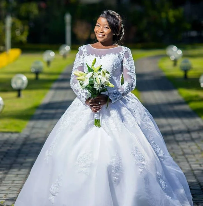 Venda quente ballgown mangas compridas vestidos de casamento até o chão do laço apliques africano vestidos de noiva feito sob encomenda