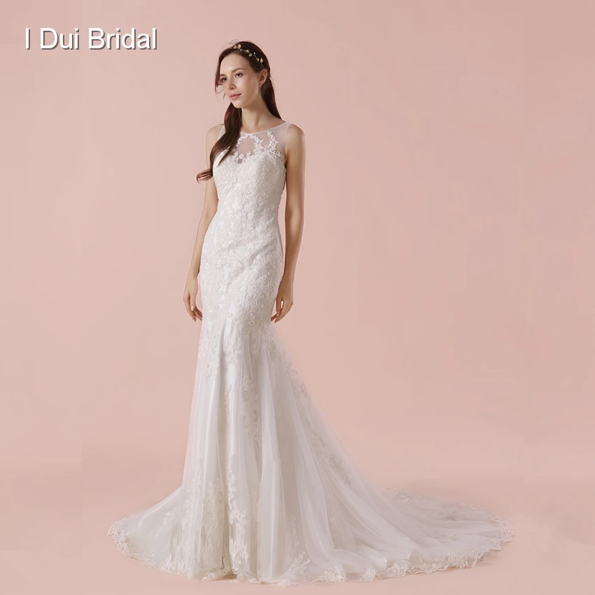 

Sleeveless Sheath Wedding Dress With Lace Appliques High Quality New Style