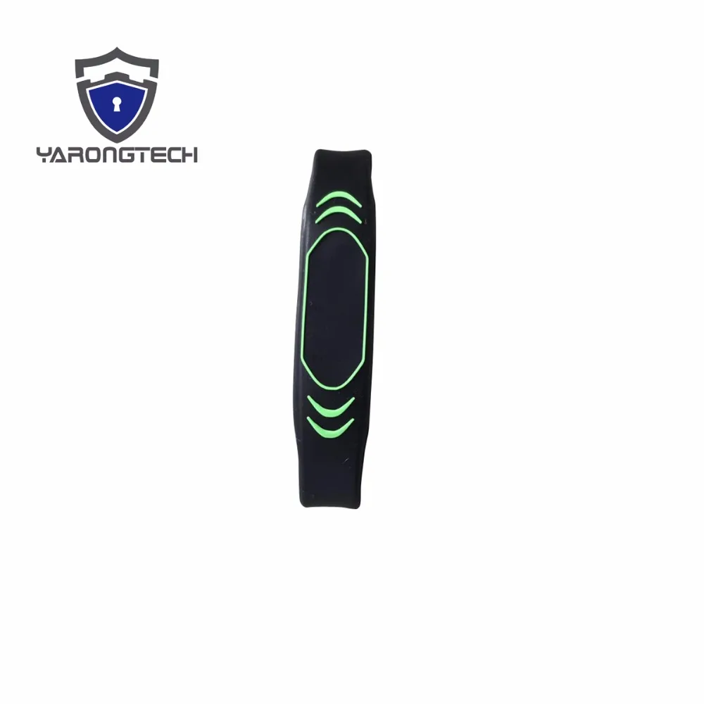 2PCS New Design 13.56MHZ ISO14443A MIFARE Classic 1K black NFC Silicone rfid wristband