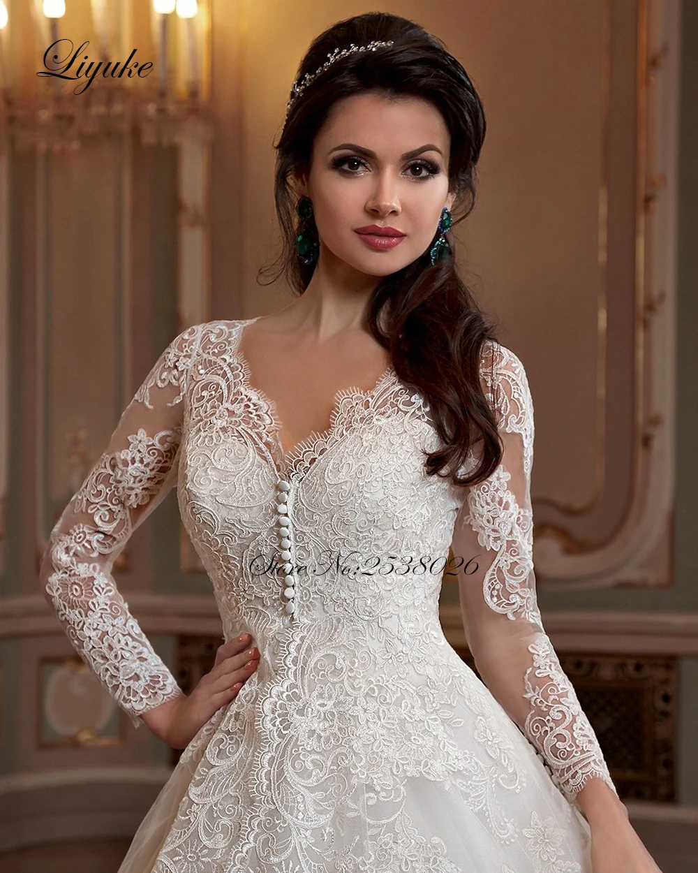 Liyuke Customize Made Embroidery Appliques And Lace With V Neck A-Line Wedding Dress of Full Sleeve Wedding Gown