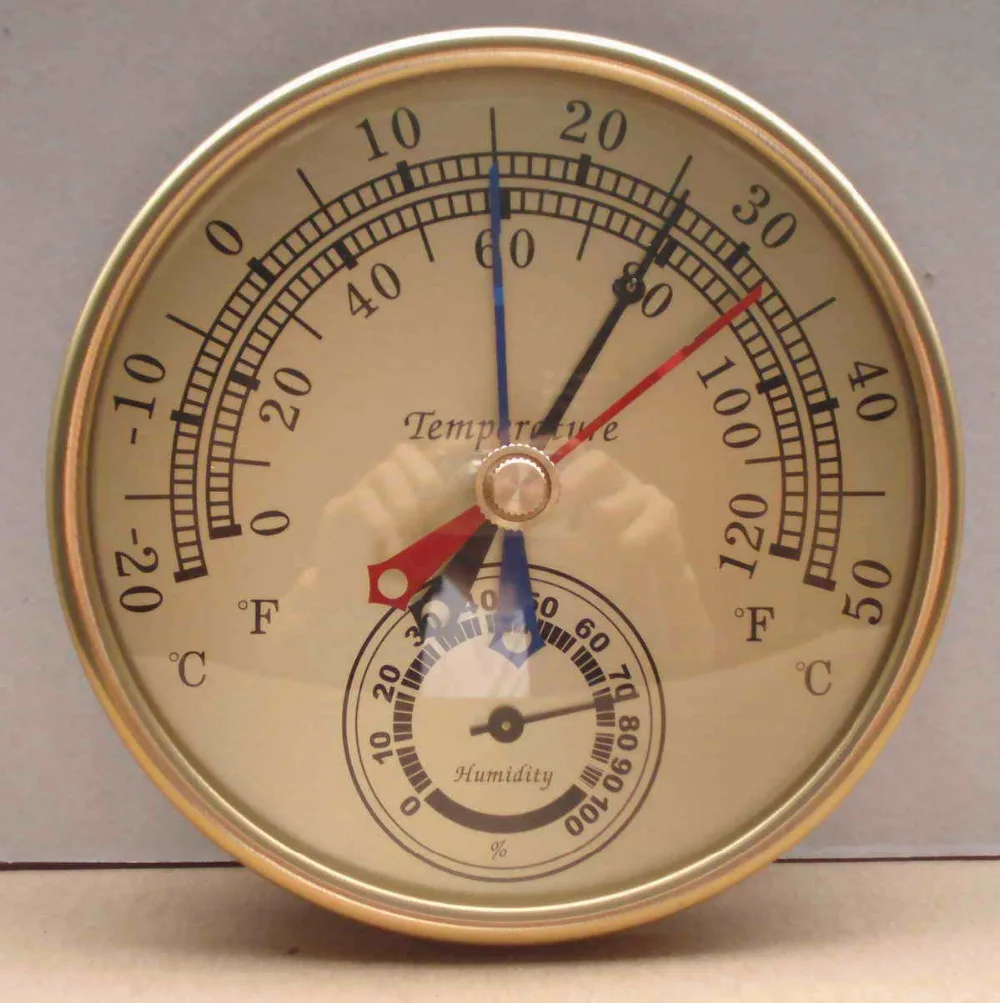 No Battery-operated Outdoor Minimum-Maximum Thermometer and Hygrometer