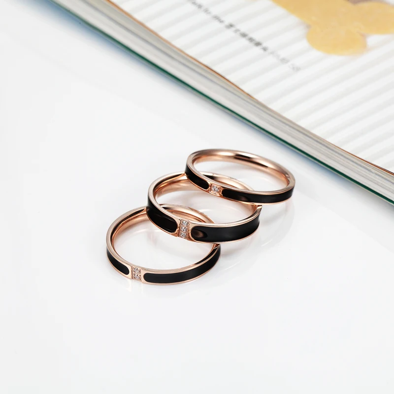 1 Piece Top Quality Famous Brand Women Rings 3 Sizes Enamel And Crystal Ring Elegant And Beautiful Rose Gold Color Wedding Bands