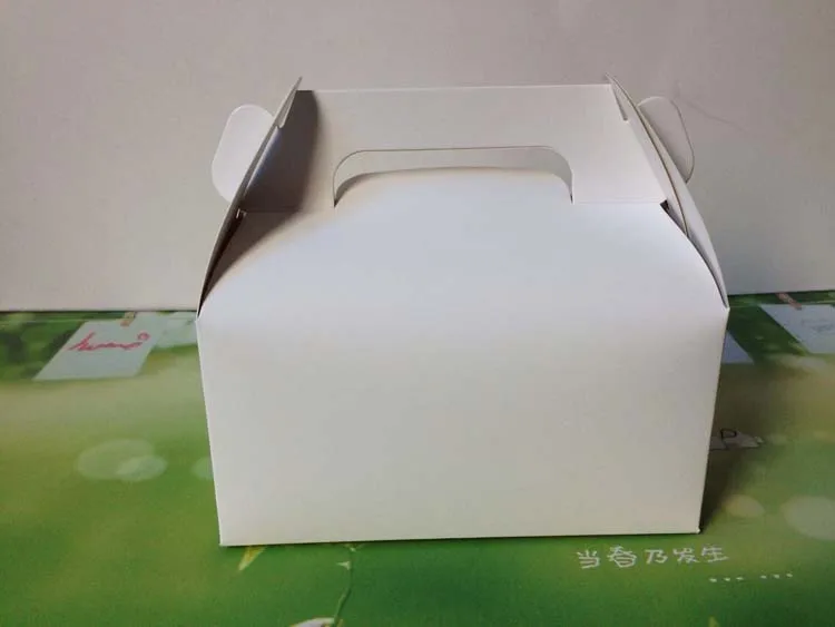 

1000pcs 16.2*9*8cm White/brown Kraft Paper Mousse Box With Handle For Candy/food/wedding Gift Box Packaging Display Boxes