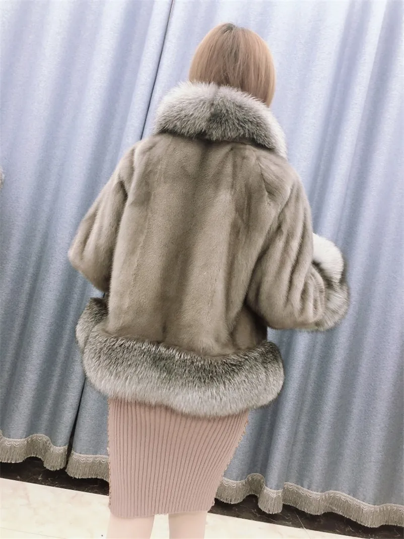 Real fur jacket genuine mink fur coat women winter natural fur coats with luxury real silver fox fur collar New design C171