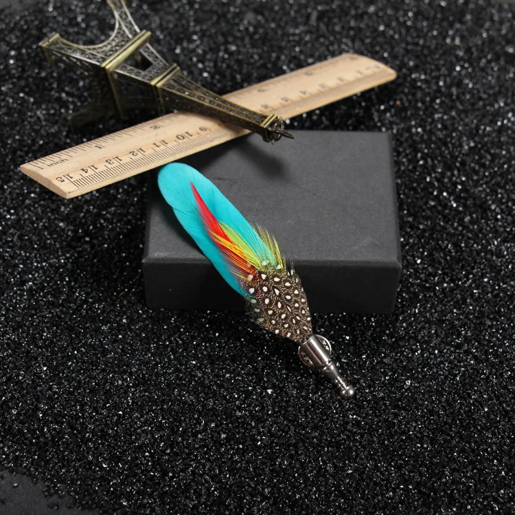 Feather Brooch Men\'s Brooches Christmas Pins Decorative Pin Wedding Party Lapel Pin Men Suits Pins Gift BADGES Party Stage