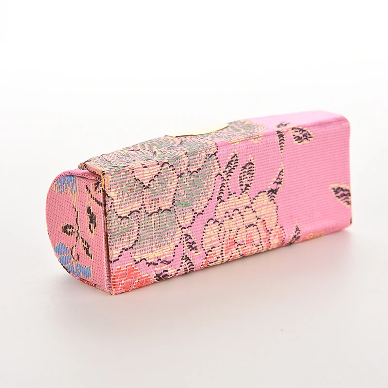 1 Pcs Coin Lipstick Holder Random Color Embroidered Flower Design Lipstick Case Box with Mirror Hasp Cosmetic Bags