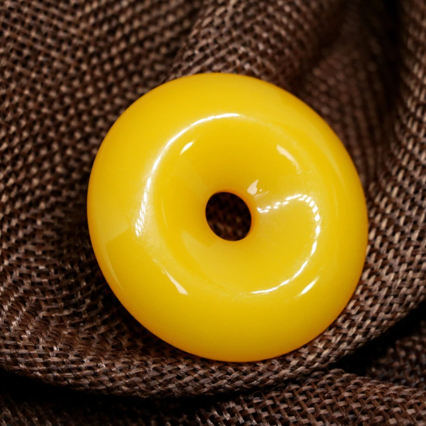 High quality Bohemia style 4pcs 40mm flat round circle coin peace lucky pendant yellow simulant resin beeswax jewelry B1892