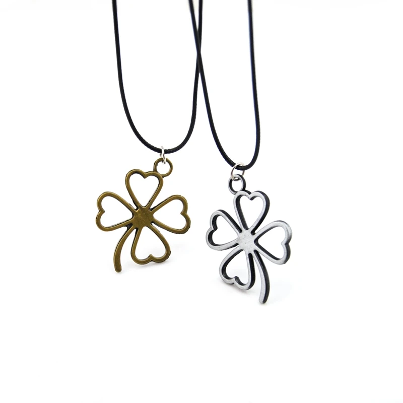 Collar con colgante de trébol de Color dorado para mujer, gargantilla de cadena de cuero de Flor Retro, joyería femenina