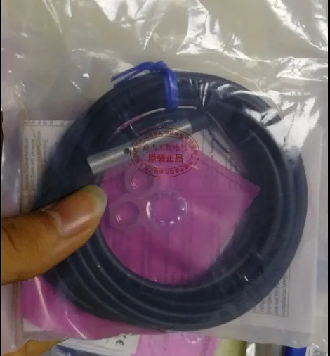 

E2B-S08KS04-WP-B1 new and original switch