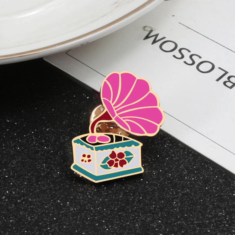 Vintage Drama Women Pink Phonograph Pill Enamel Pins Girls Lips Lipstick Cartoon Game Brooch Jackets Lapel Button Badge Jewelry