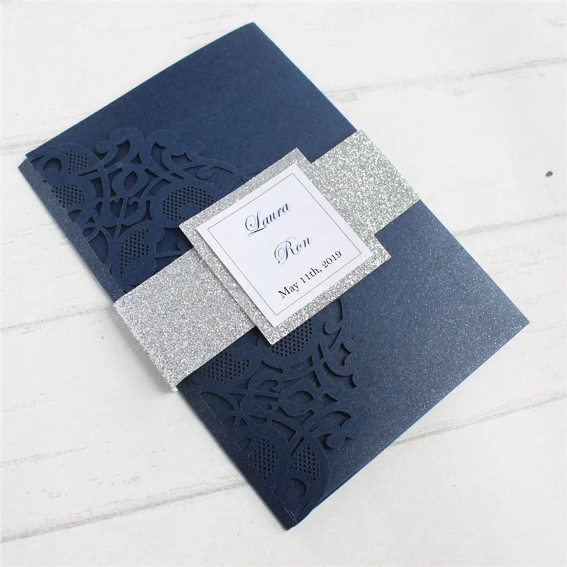 

Wedding invitation anniversaire laser cutting with envelop glittery silver belly band tri-folding offer customized printing