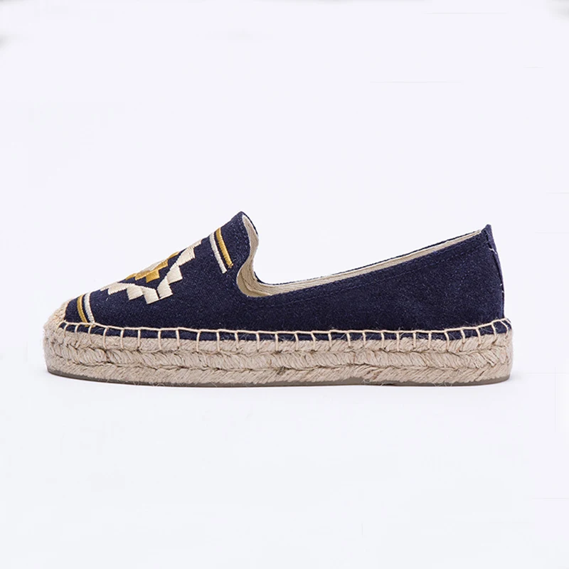 DZYM  Spring Top Quality Canvas Espadrilles Women Flat Platforms Panda Embroider Flats Smoking Zapatos Mujer Fashion Sneaker