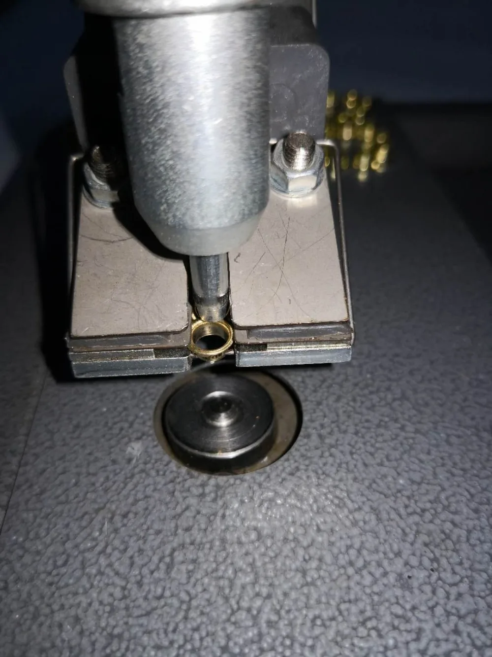 5.5 Mm 10.5 Mm 12 Mm Grommet untuk Double Ring Manual Grommet Mesin Lubang Mesin