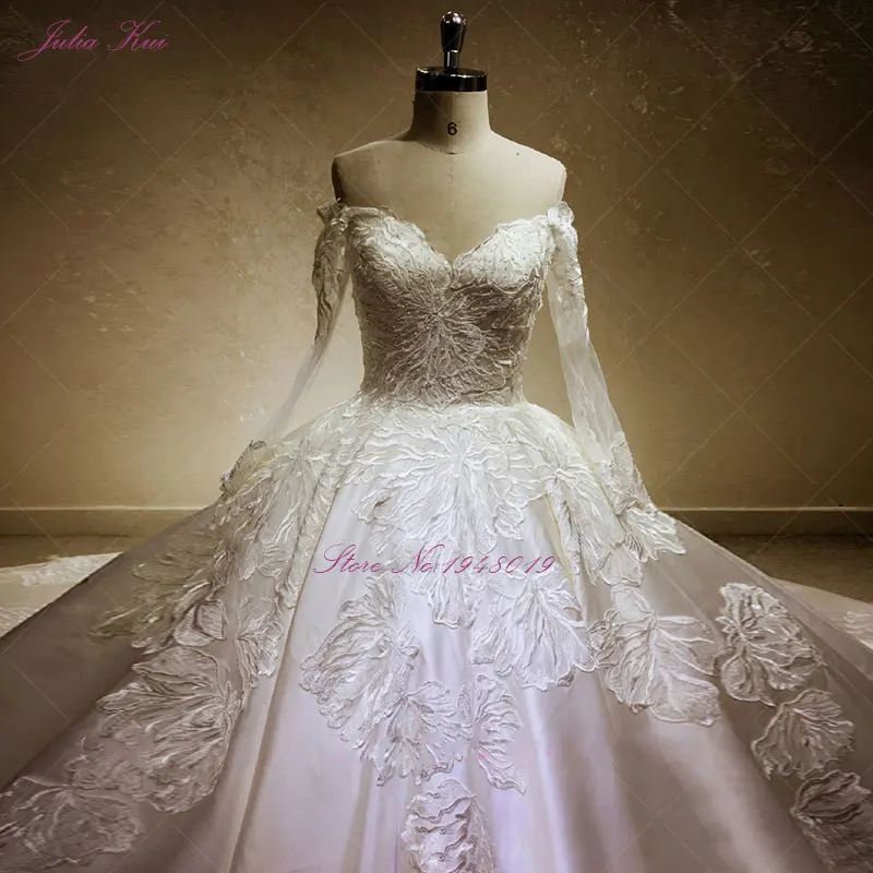 列車のウェディングドレス,ロマンチックなカスタムドレス,ハート型のボールガウン,アップリケ,レースの刺embroidery,長袖,アイボリーのブライダルスカート