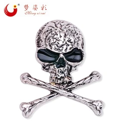 New Retro-white  Punk Style Brooches for Women Skull Broches and Enamel Pin Fashion Heart Broches Halloween Jewelry Party Gift