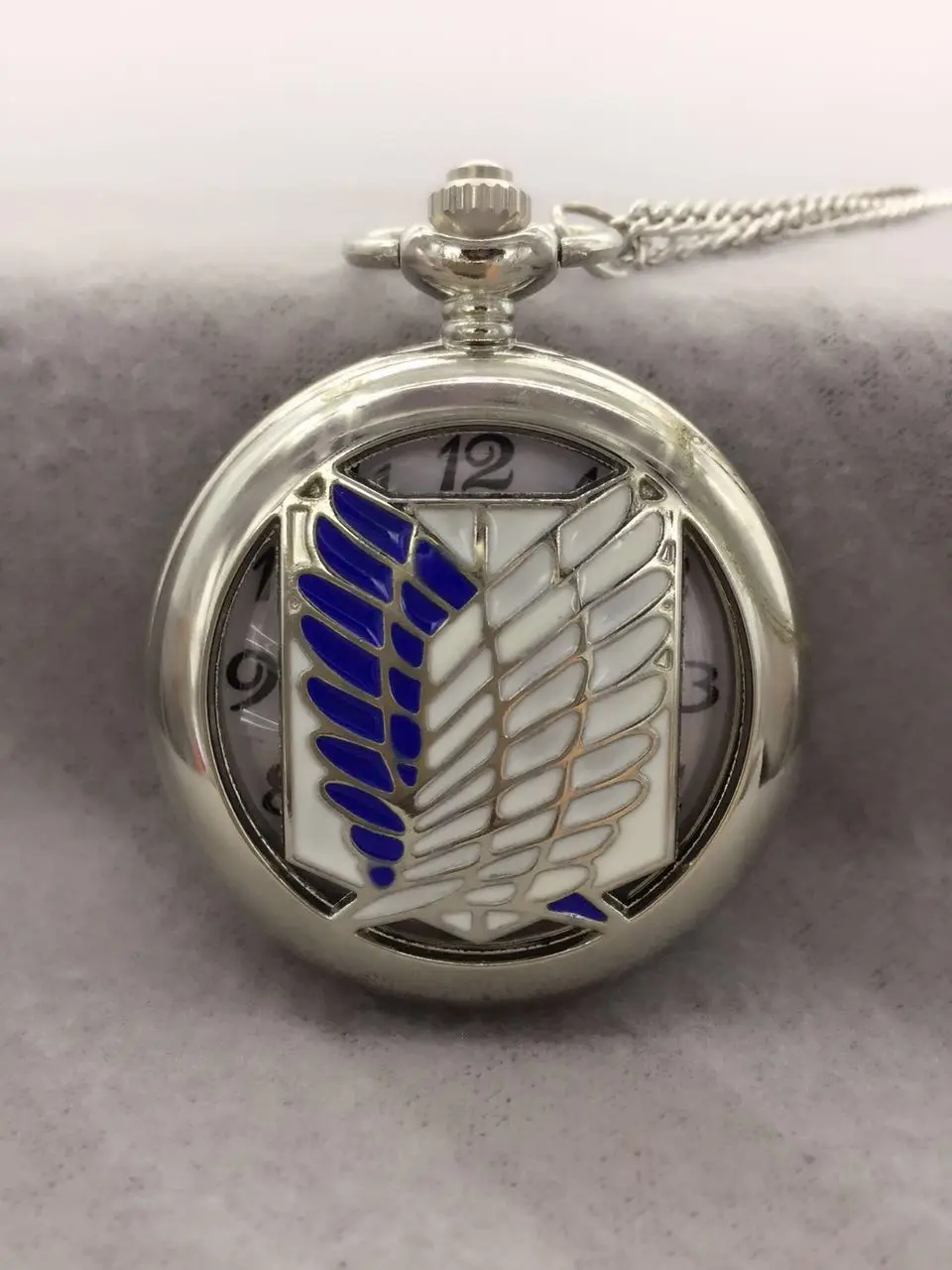 Wholesal Pocket Watches Anime Attack on Titan / Shingeki no Kyojin Scouting Legion necklace silver vintage Pendant Free shipping