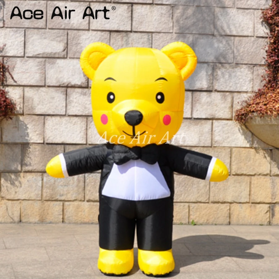 Cute Dressing Bride and Groom Inflatable Cartoon Models Yellow Bear New Couple for Advertising and Weddings Parties