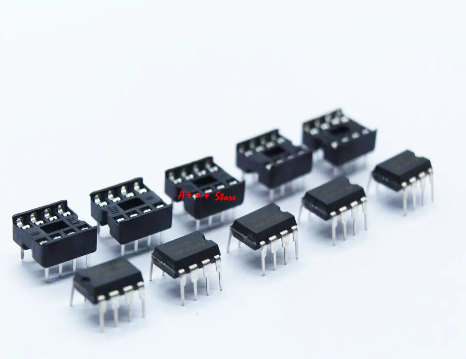 Prese DIP 20 pezzi, (10 ciascuno) NE555 IC 555 e 8 Pin