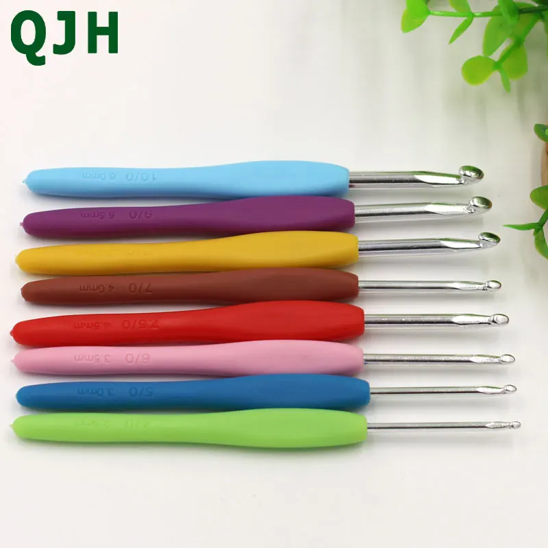 QJH Brand 2017 New 8pcs Soft Handle Rainbow Weave Crochet Hook knitting Needle Tool 2.5-6.0mm DIY Sweater Weaving Tool Needle011