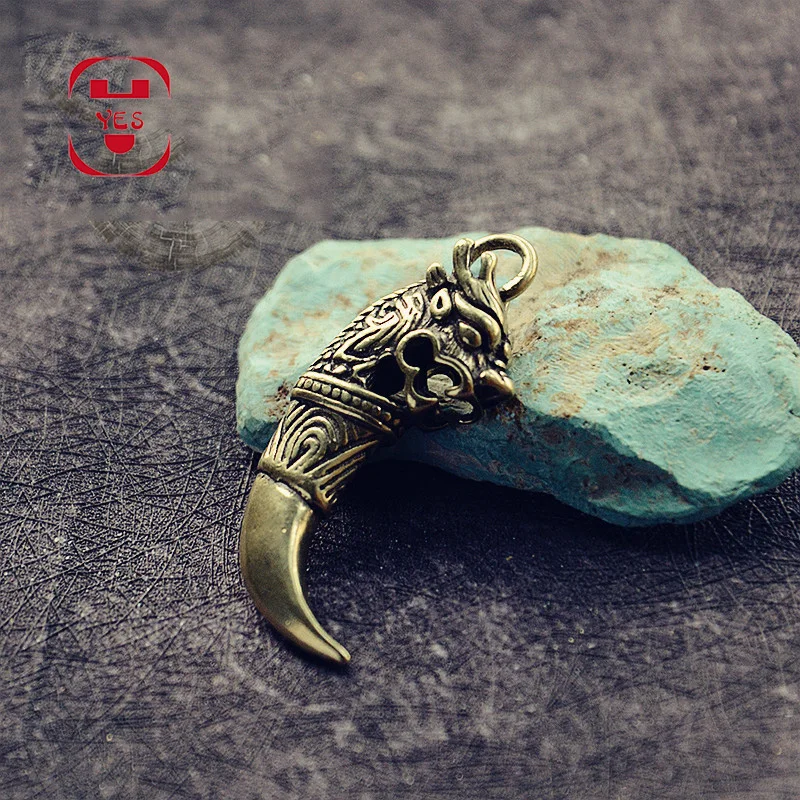 Vintage Brass Mini Self-defense Wolf Head modeling sword Pendant Keychain Pendant  Decoration Ornament Sculpture Home Accessorie