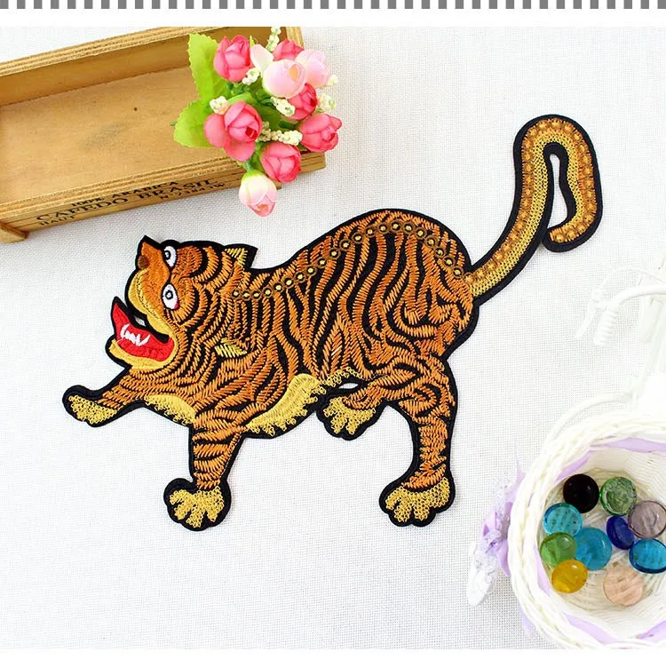 Tigre e Animais Applique Bordado Patches para Pano, Handmade Flores Vestuário Pins, Patch costura