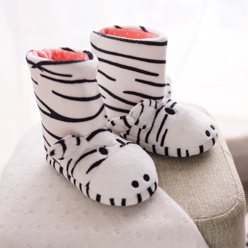 Zapatos de invierno para niños y niñas, Zapatillas de casa con dibujos de cebra, suaves, cómodas y cálidas, botas de casa para padres e hijos