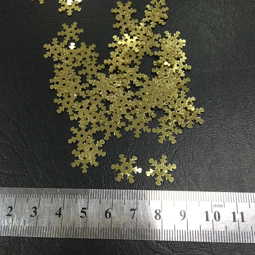 2000pcs Christmas 13mm Snowflakes Golden Color handmade paillette loose sequins for craft Kids DIY Webbing Garment sewing