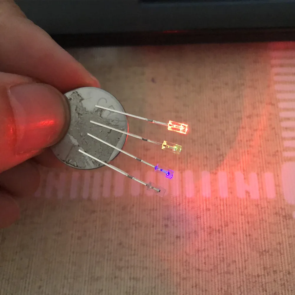 100 sztuk 2*3*4 woda przezroczysta RGB powolny błysk kwadratowa dioda elektroluminescencyjna 2x3x4mm LED migające wielokolorowe migotanie 234 RGB