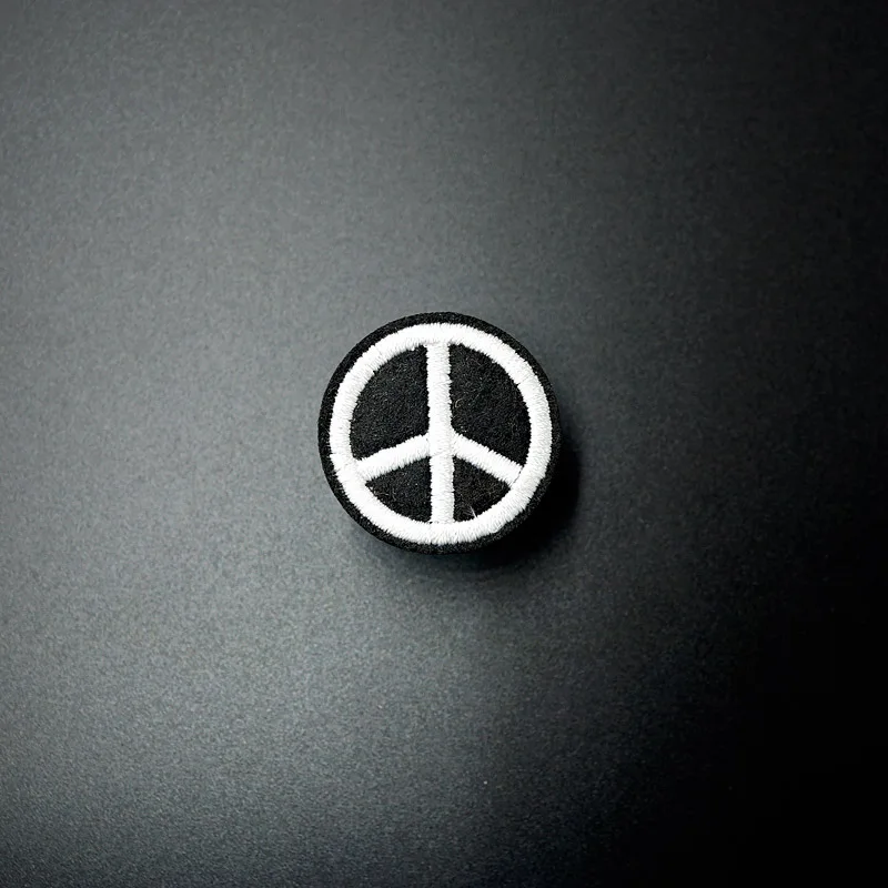 Peace Sign (Size:2.9x2.9cm) Cloth Badges Mend Decorate Patch Jeans Bag Hat Clothes Apparel Sewing Decoration Applique Patches