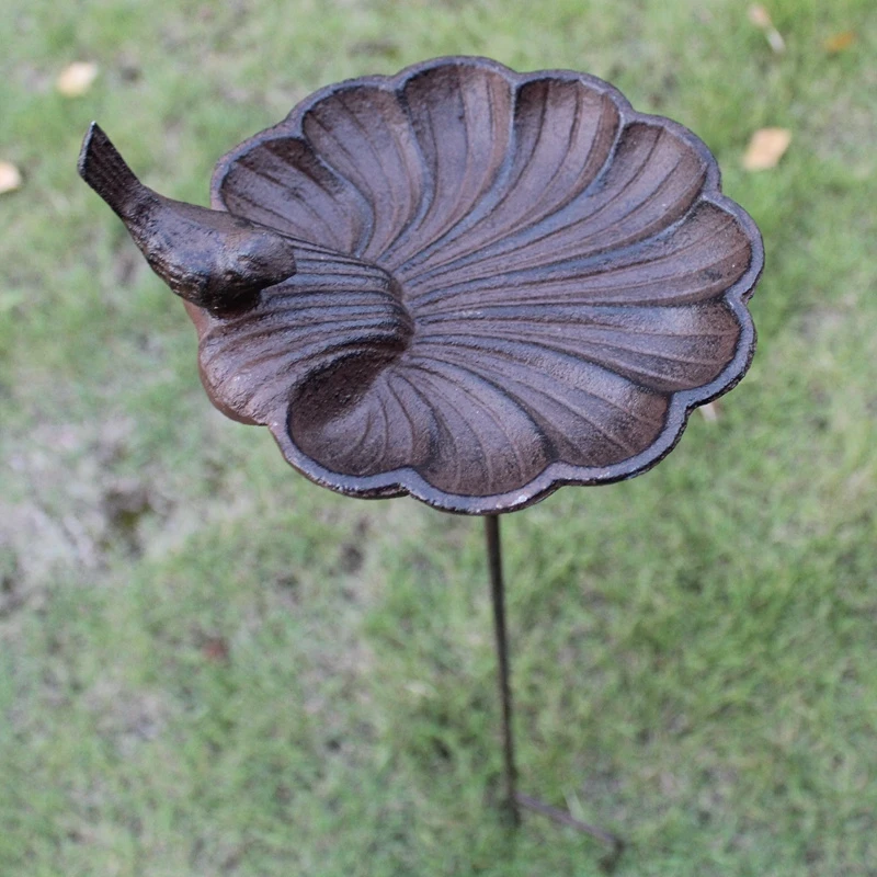 Europejski Vintage Home wystrój ogrodu żeliwny ptak na muszli w kształcie karmnika dla ptaków z długą wtyczką ciężki wytrzymały metalowy Birdbath