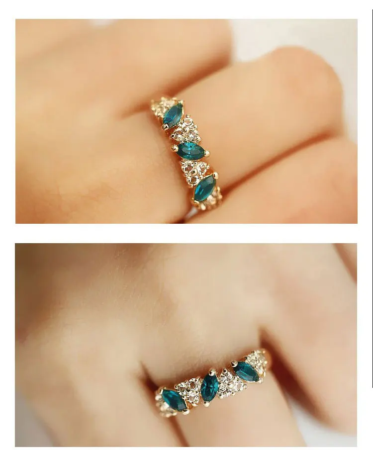 Women's Fashion Vintage Ring and white rhinestone sweet flash ring