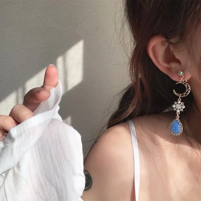 2019 New Sweet Asymmetry Shiny Rhinestone Love Heart Moon Drop Earrings for Women Long Blue Crystal Tassel Dangle Jewelry 6A2032