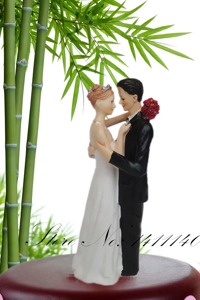 novetly Tender Moment Caucasian Figurine / Bride and Groom Couple Figurine wedding cake decoration romantic / cake topper