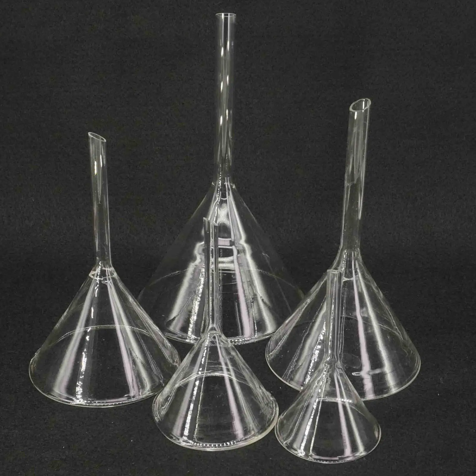 75/90/100/120mm Laboratoryjny lejek ze szkła borokrzemianowego Trójkątny lejek ze szkła borokrzemianowego