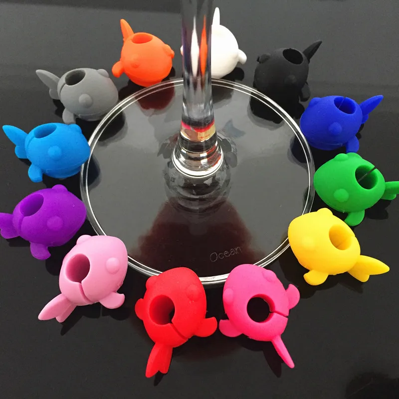 6pcs Silicone Guppy Fish Wine Charms glass markers for Stemware Glasses, Universal Drink Markers with clip