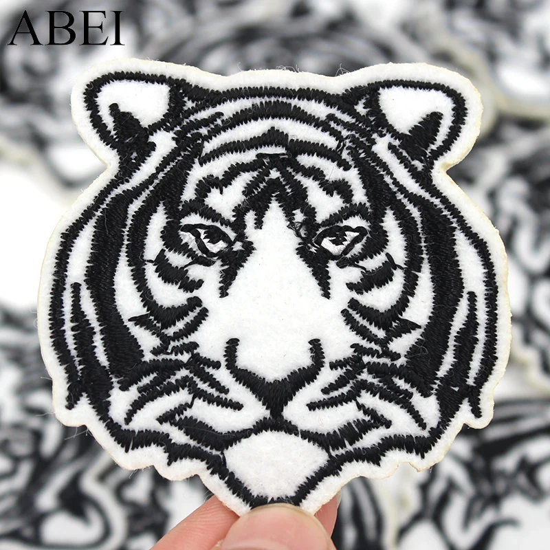 10pcs/lot Embroidered Tiger Appliques DIY Handmade Iron On Fabric Stickers Handmade Sew On Animal Pacthes Jeans Coats Badge