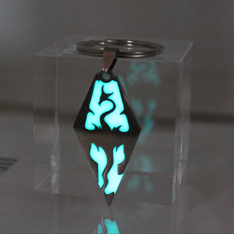 Dragon keychain glowing Dragon keyChain Fashion Jewelry Pendant glow in the dark car key chain Bag pendant