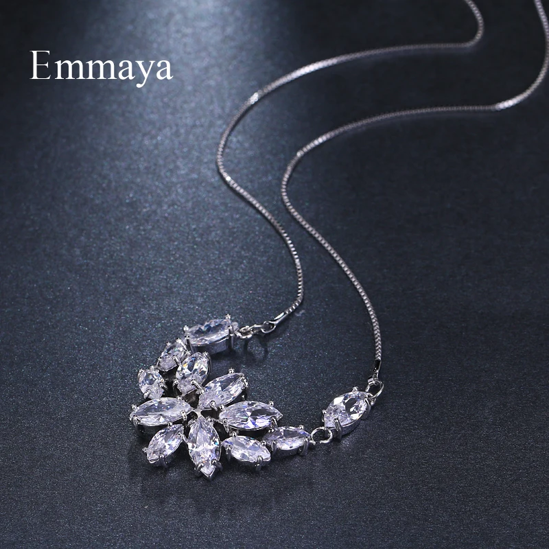 Emmaya Brand Fashion Elegance Charm Flower AAA Zircon Adjustable Lovers Necklaces for Women Popular Jewelry Wedding Party Gift