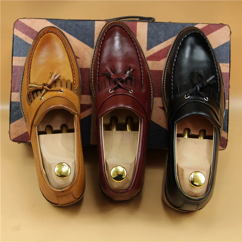 New Trend Men Fashion Tassel Decorated Leather Loafers British Style Vintage Slip On Leather Moccasins Flats Men Oxford Shoes