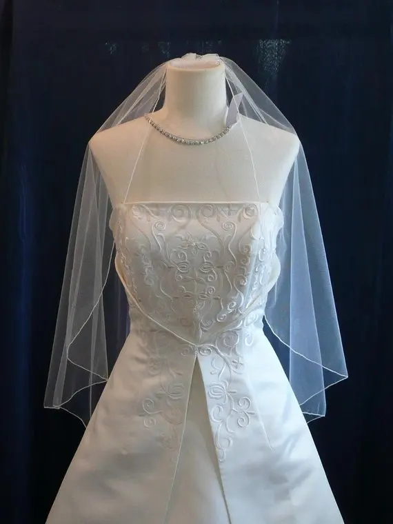 Bridal Veil Wedding Veil Fingertip Length Angel Cut with Delicate Pencil Edge