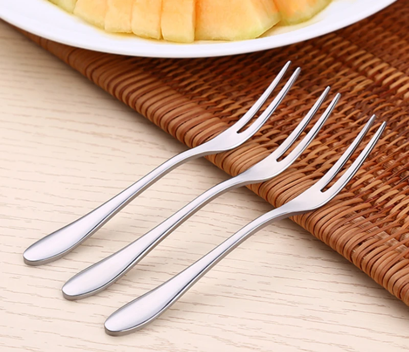 

200pcs Dessert Cake Forks Fruit Forks Stainless Steel Salad Tableware Cutlery Hotel Restaurant Party Supplies