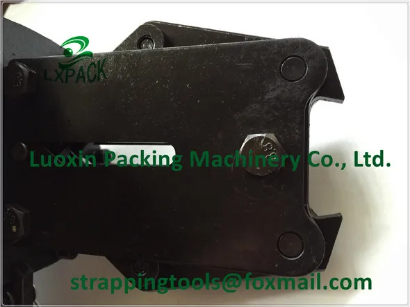 LX-PACK Closing and tensioning combination For straight-surfaced or round package Pneumatic steel strapping tool with seal joint