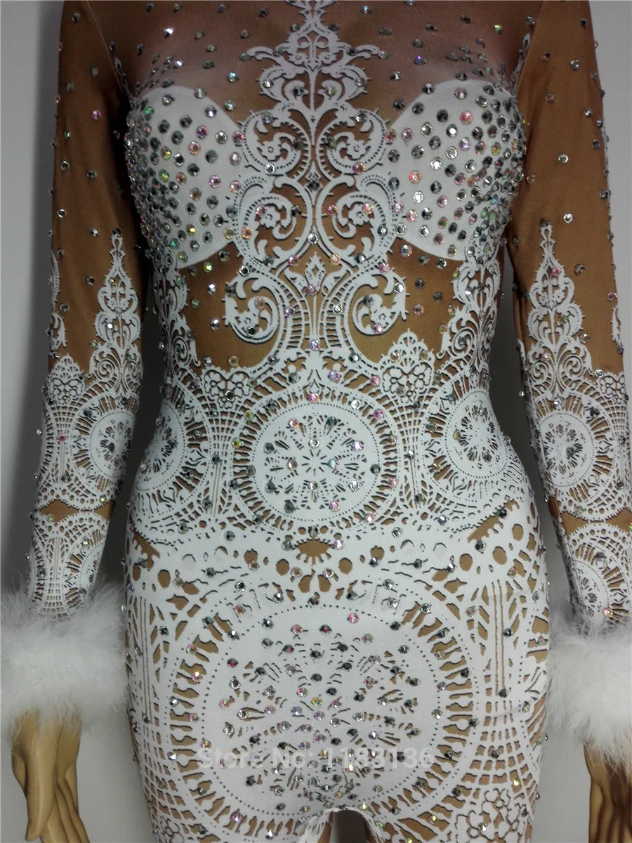Tenue de soirée pour femmes, en dentelle blanche, plumes imprimées, élastique, Costume de Performance pour chanteur principal