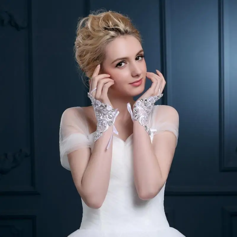 JaneVini 2019 Kurze Weiß Hochzeit Braut Handschuhe mit Strass Handgelenk Länge Finger Spitze Elegante Frauen Hochzeit Zubehör