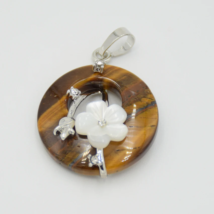 Round Hollow Natural Howlite Blue Sand Pink Crystal Stone Pendants White peach blossom Charm Tulip Metal Flower Necklace Pendant