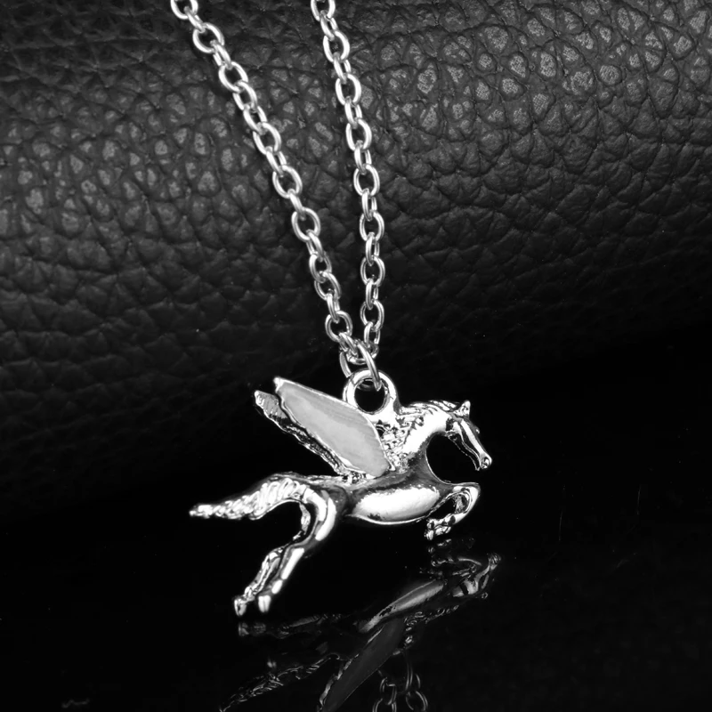 dongsheng Anime Pegasus GLOW in the DARK Luminous Pendant Necklace Fashion Men\'s Horse Jewelry Hot Movie Percy Jackson