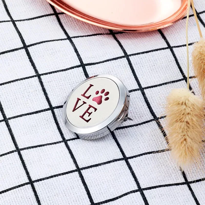 2024 Exquisite Brooch Aroma Diffuser Life Tree Stainless Steel Pendant Essential Oil Aromatherapy Perfume Lockets Brooch Jewelry
